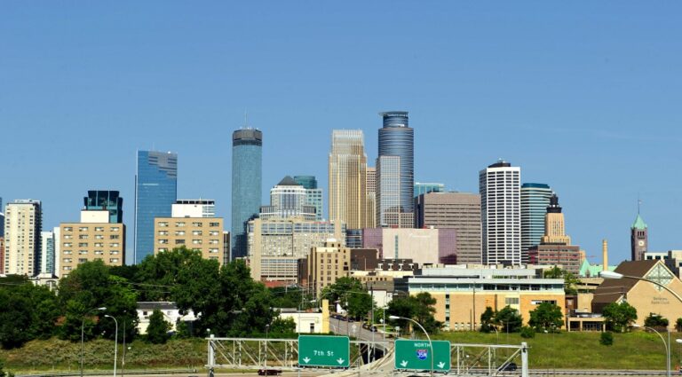 skyline of Minneapolis, Minnesota