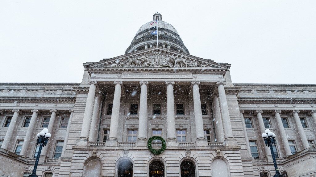 general-view-capitol-building-frankfort-kentucky-aspect-ratio-16-9