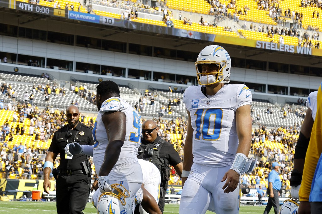 Los Angeles Chargers v Pittsburgh Steelers
