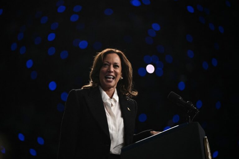 US-VOTE-POLITICS-HARRIS