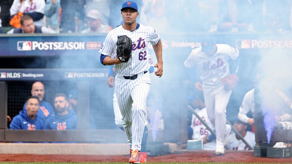 Jose-Quintana-1-aspect-ratio-16-9