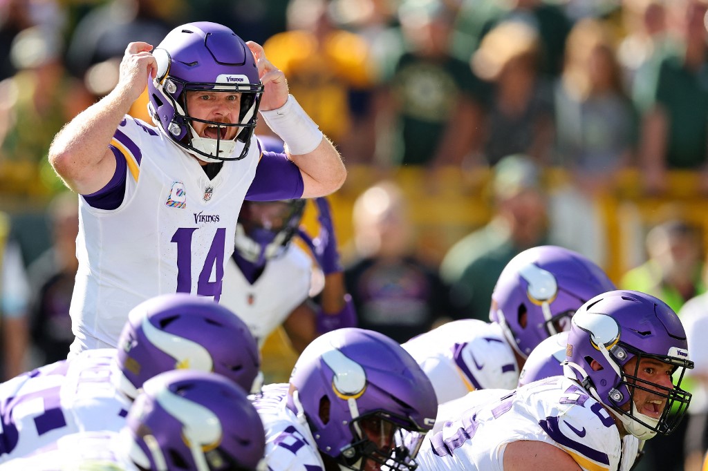 Sam Darnold - Minnesota Vikings v Green Bay Packers