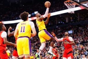 Los Angeles Lakers v Toronto Raptors