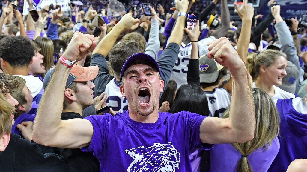 Kansas-State-Wildcats-fans-aspect-ratio-16-9