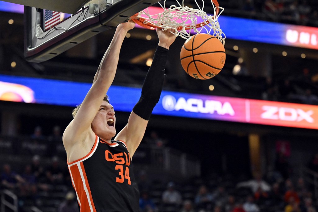 Oregon State v UCLA