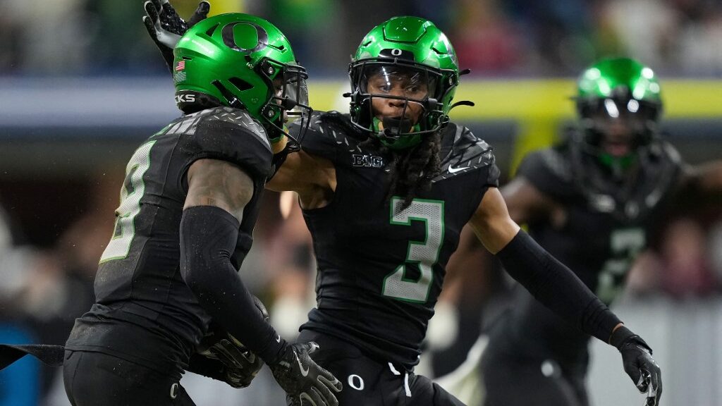 nikko-reed-and-brandon-johnson-oregon-ducks-aspect-ratio-16-9