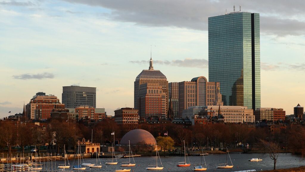 charles-river-esplanade-boston-skyline-massachusetts-aspect-ratio-16-9