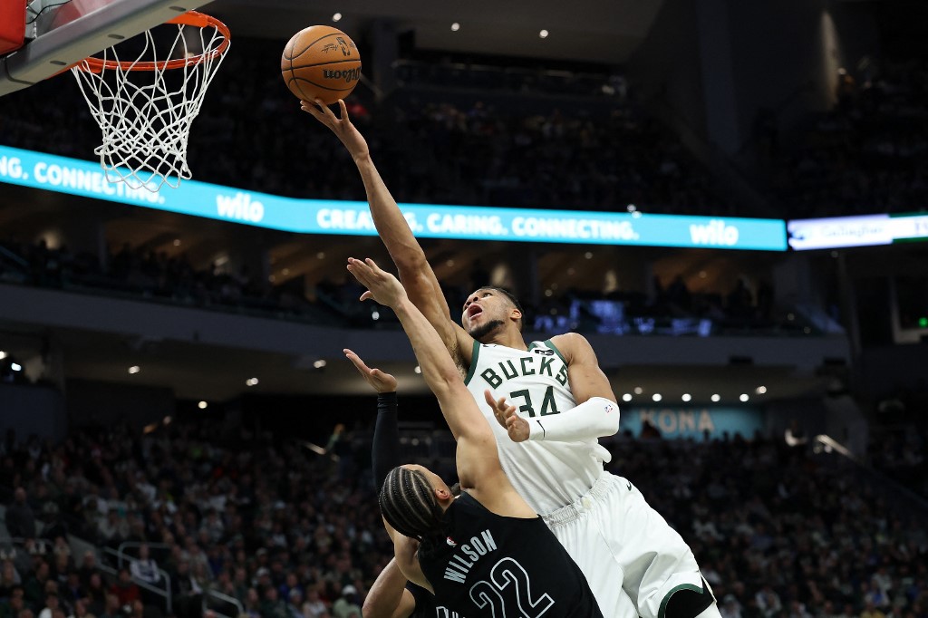 Giannis Antetokounmpo Milwaukee Bucks