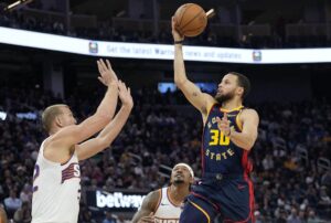 Phoenix Suns v Golden State Warriors