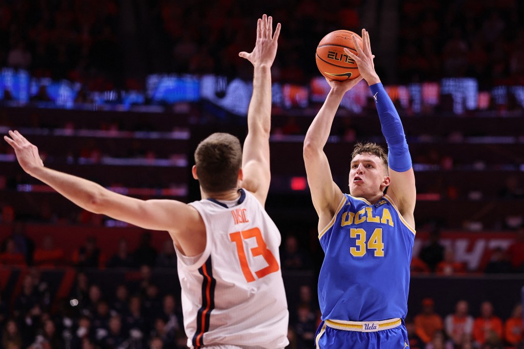 UCLA v Illinois