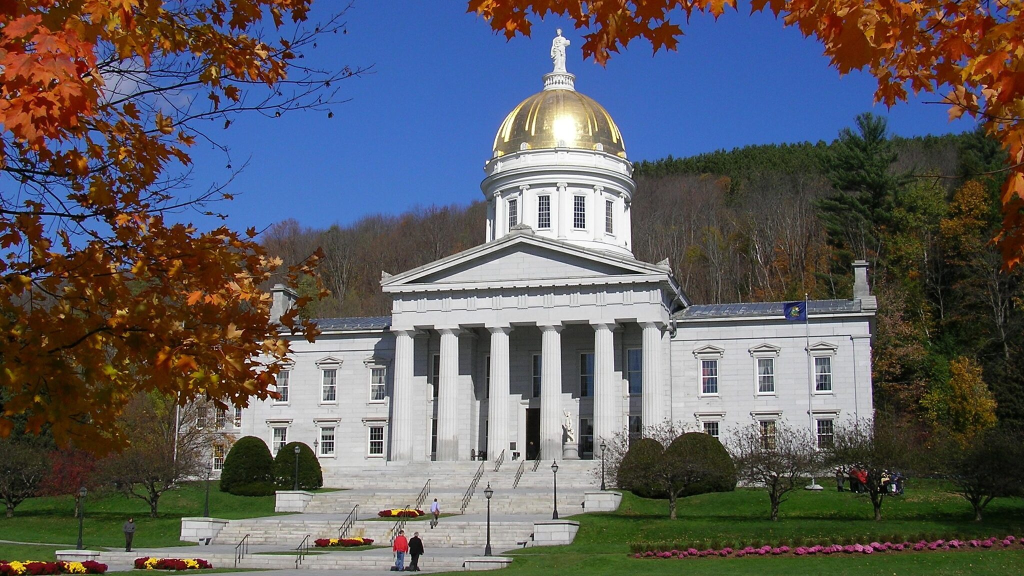 vermont-state-house-building-state-capitol-montpelier-aspect-ratio-16-9