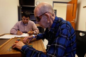 Chicago Area Veterans Hospital Works With Blind Patients