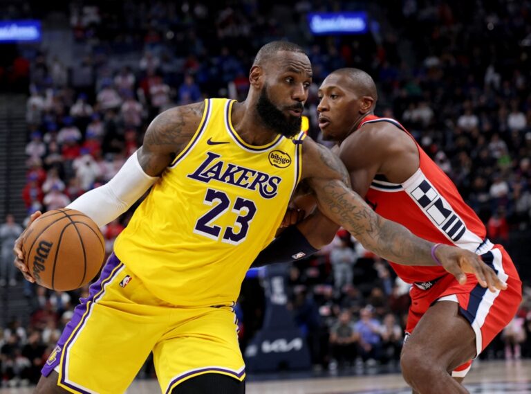 Los Angeles Lakers v Los Angeles Clippers