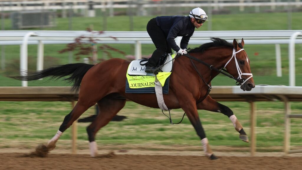 journalism-training-for-kentucky-derby-horse-race-aspect-ratio-16-9