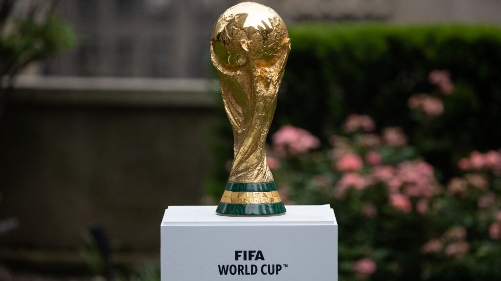 FIFA-World-Cup-trophy-aspect-ratio-16-9