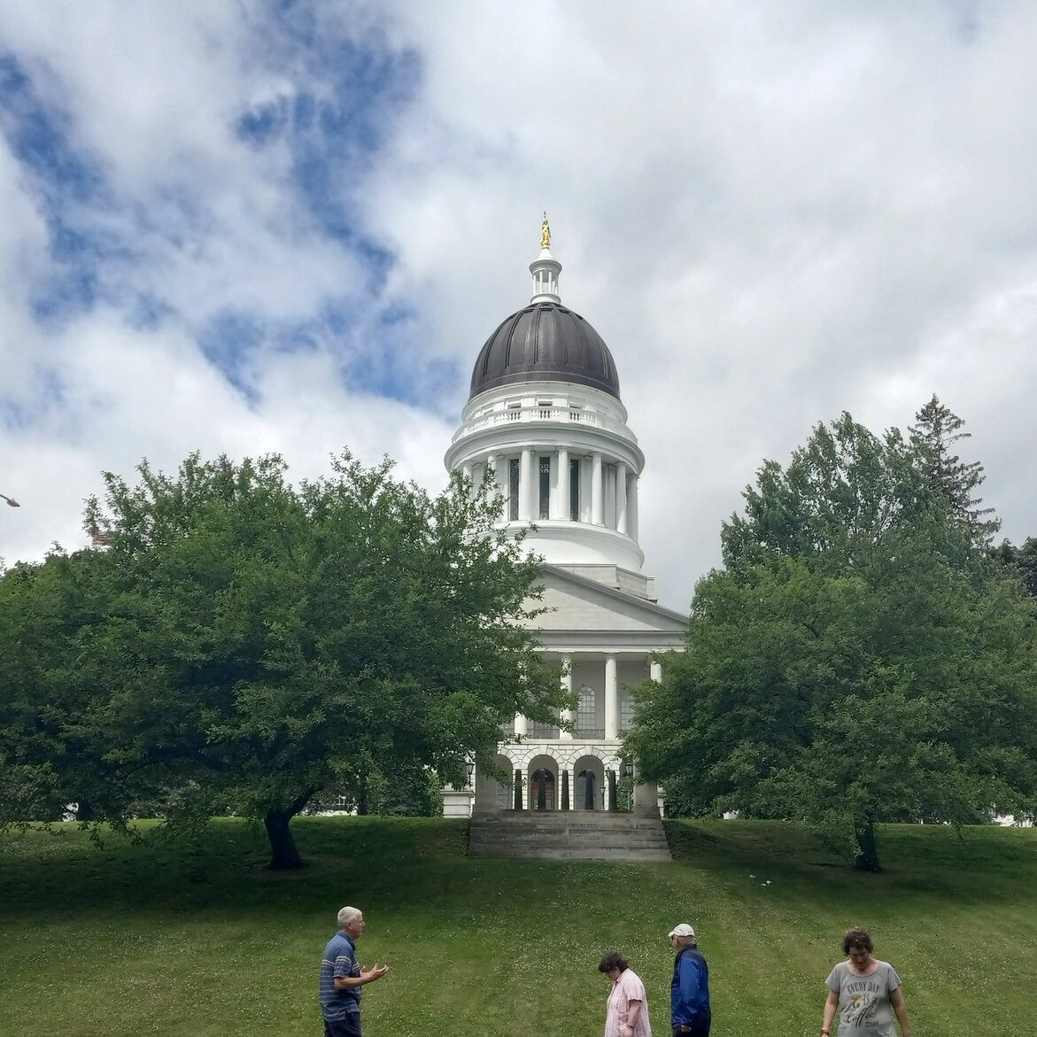augusta-capitol-park-in-maine-aspect-ratio-1-1