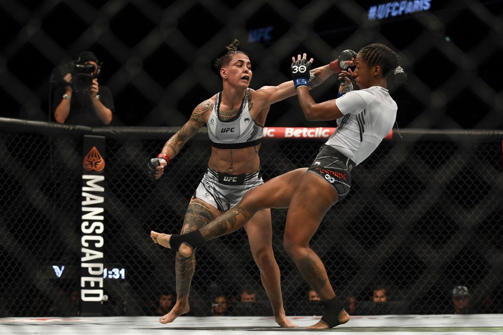 UFC-MMA-WOMEN-WELTERWEIGHT-CORNOLLE-EDWARDS
