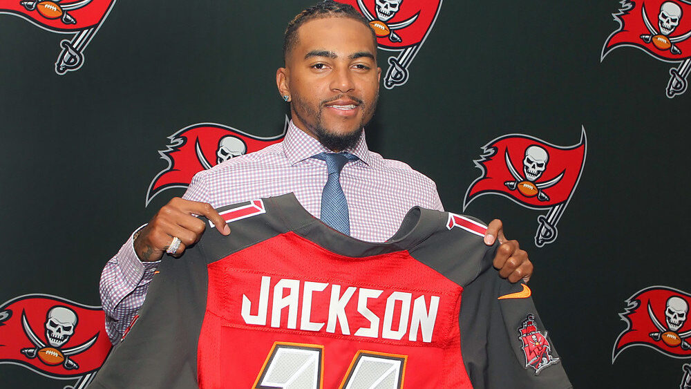 357170311025_Bucs_Free_Agents-aspect-ratio-16-9