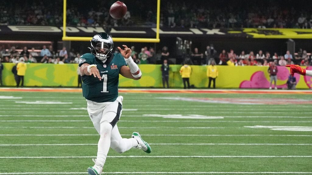 Jalen-Hurts-aspect-ratio-16-9