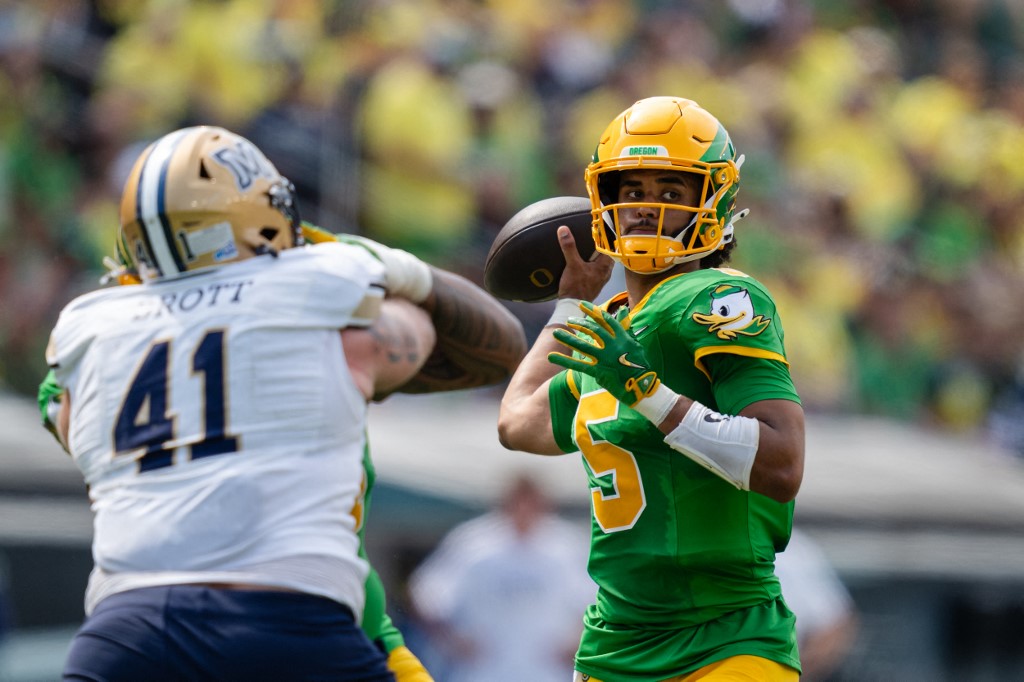 Dante Moore Montana State v Oregon