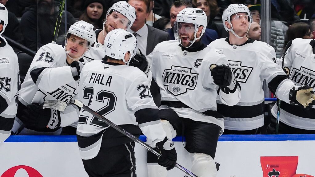kevin-fiala-los-angeles-kings-v-vancouver-canucks-aspect-ratio-16-9