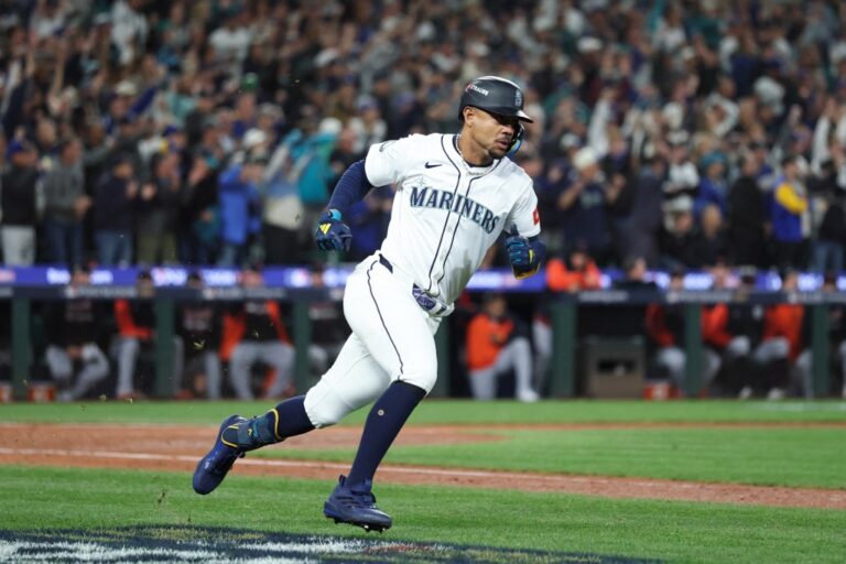 Division Series - Detroit Tigers v Seattle Mariners - Game Two