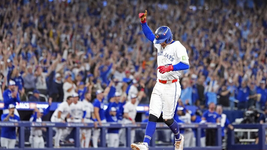 ernie-clement-toronto-blue-jays-v-seattle-mariners-aspect-ratio-16-9