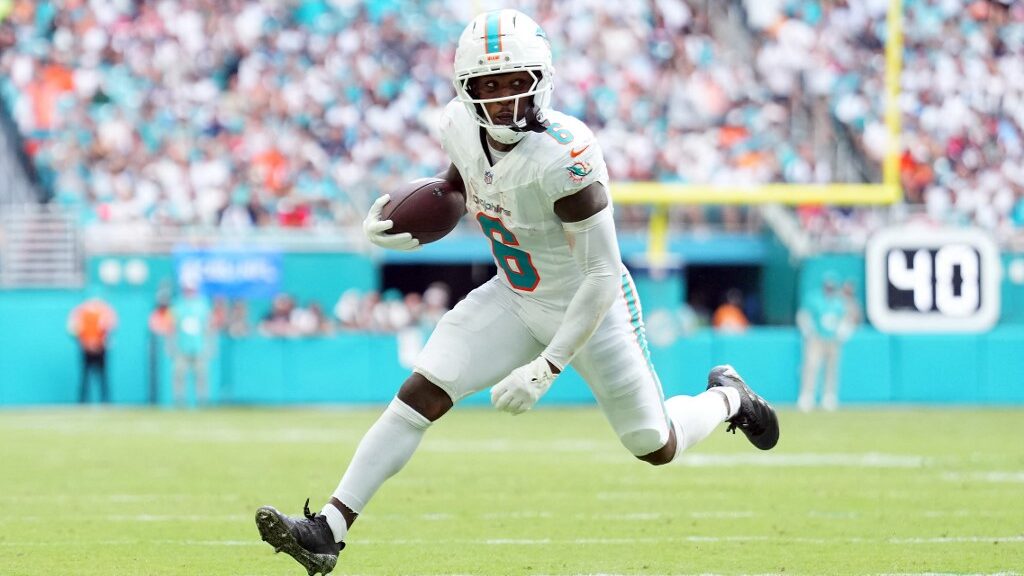 malik-washington-miami-dolphins-v-new-england-patriots-aspect-ratio-16-9