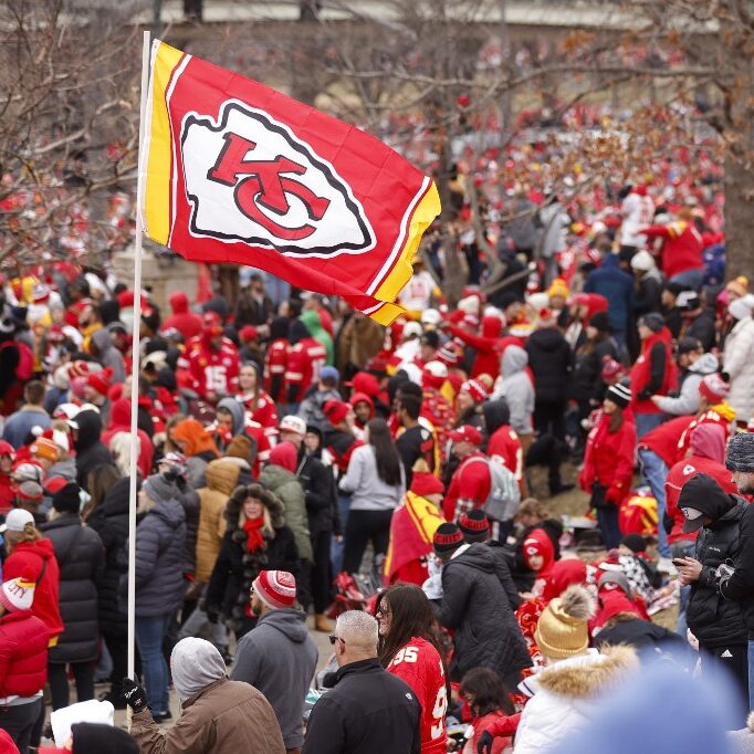 fans-of-kansas-city-chiefs-before-victory-parade-aspect-ratio-1-1