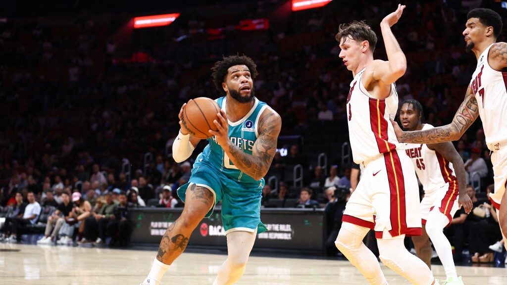 Miles-Bridges-Charlotte-Hornets-2-aspect-ratio-16-9