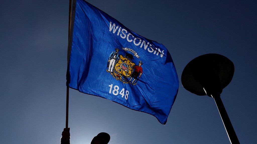 wisconsin-state-flag-aspect-ratio-16-9
