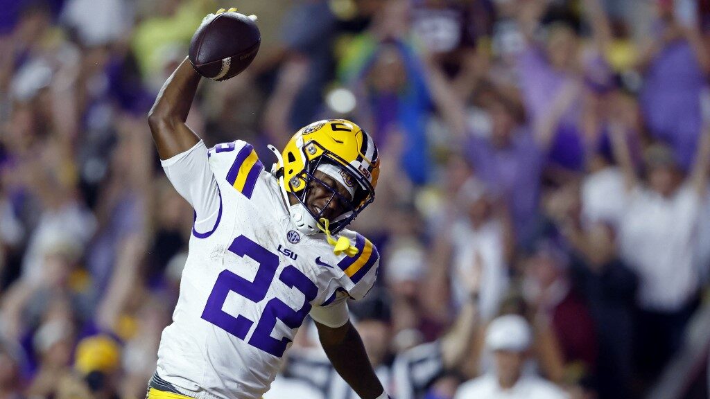 Running-back-Harlem-Berry-22-of-the-LSU-Tigers-celebrates-aspect-ratio-16-9