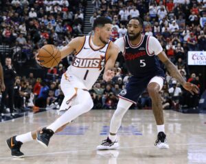 Phoenix Suns v Los Angeles Clippers