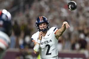 Owen McCown #2 of the UTSA Roadrunners, our Thursday night college football pick, throws a pass against the Texas A&M Aggies.