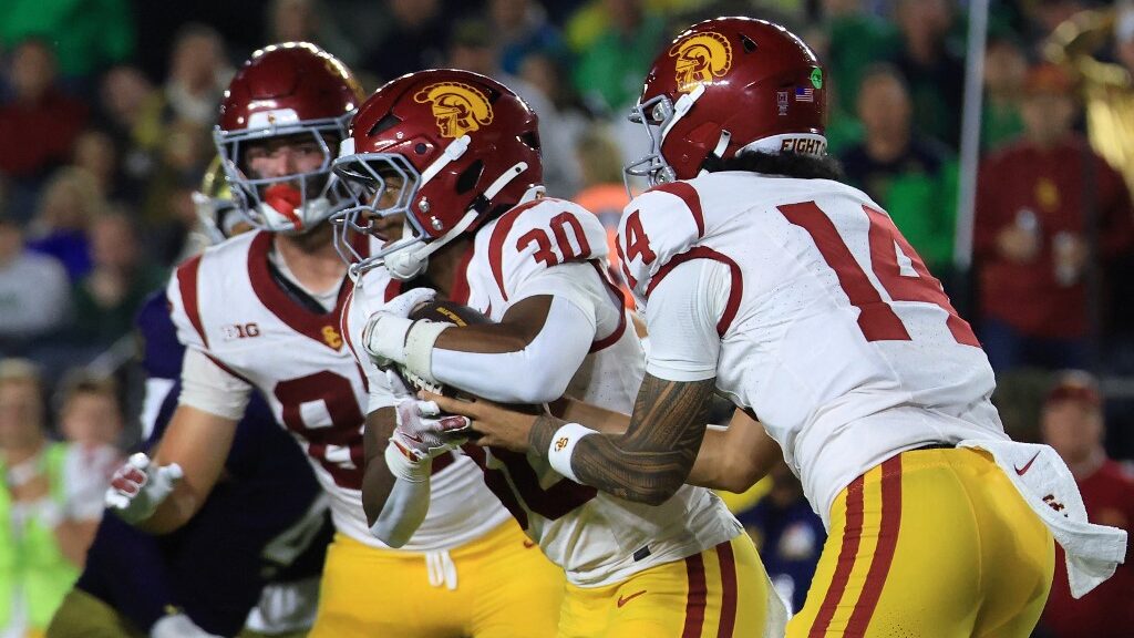 jayden-maiava-usc-trojans-v-notre-dame-fighting-irish-aspect-ratio-16-9