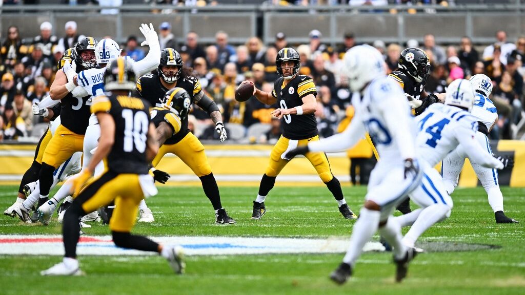 Aaron-Rodgers-8-of-the-Pittsburgh-Steelers-looks-to-pass-aspect-ratio-16-9