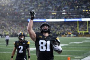 Tight end D.J. Vonnahme #81 of the Iowa Hawkeyes celebrates a touchdown in the first half against the Oregon Ducks.