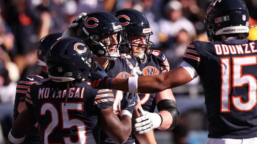 colston-loveland-chicago-bears-v-pittsburgh-steelers-aspect-ratio-16-9