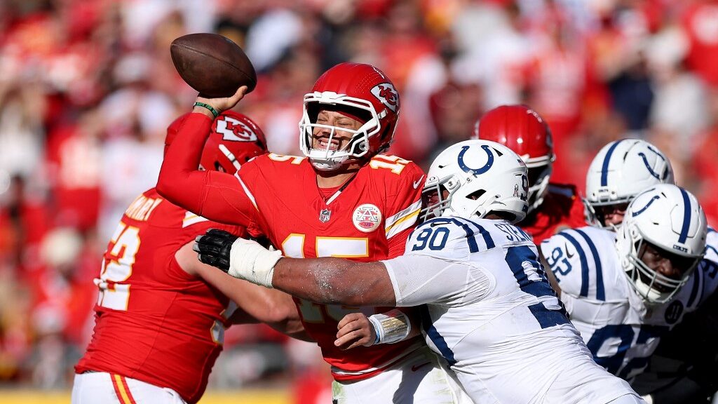Patrick-Mahomes-15-of-the-Kansas-City-Chiefs-aspect-ratio-16-9