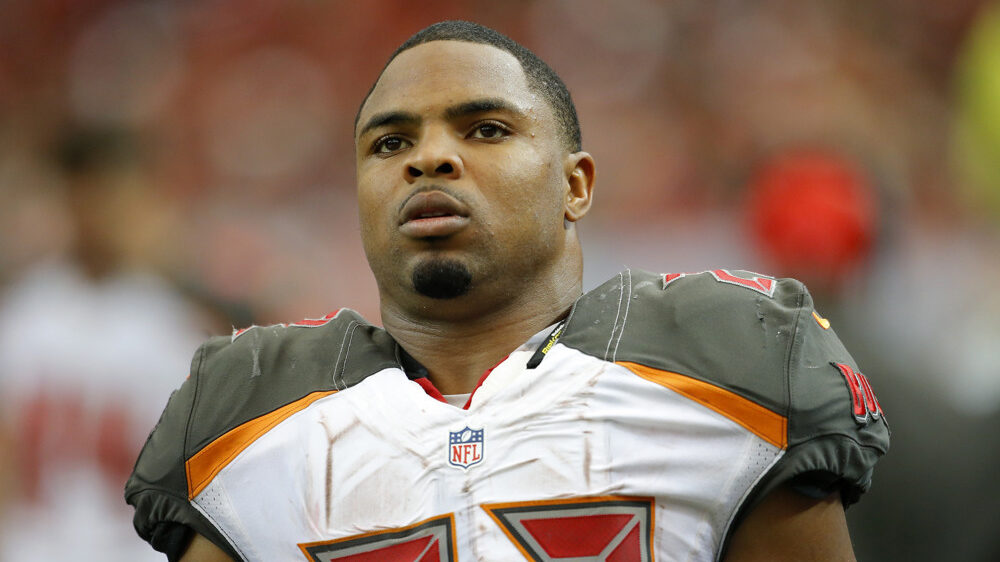 488160911_1187_Buccaneers_v_Falcons-aspect-ratio-16-9