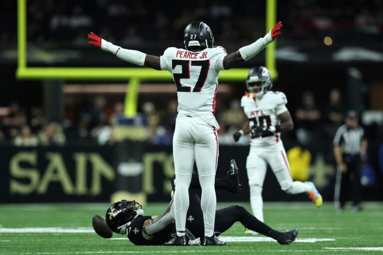 James Pearce Jr. #27 of the Atlanta Falcons reacts after breaking up a pass in the fourth quarter against the New Orleans Saints.